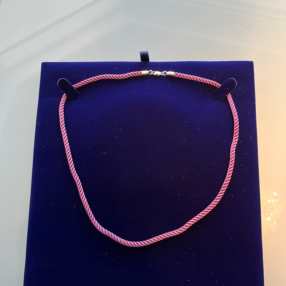 Woman’s necklace, Fred silk, 16 1/2 inch purple 18 karat solid gold